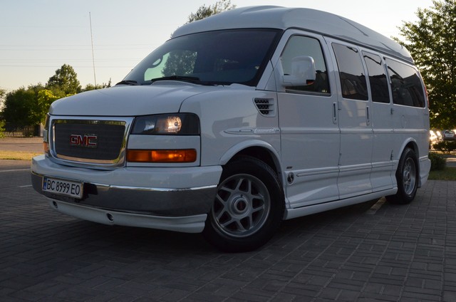 GMC Savana Explorer Limited SE 7 Passenger Conversion Van 2011