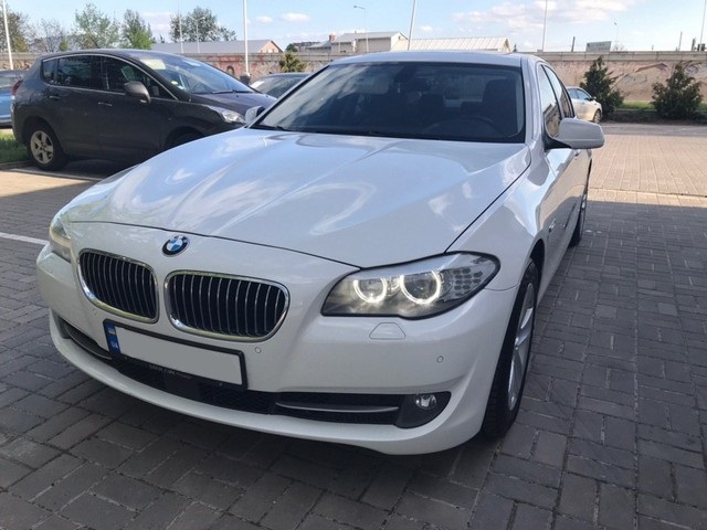BMW 528i 2011