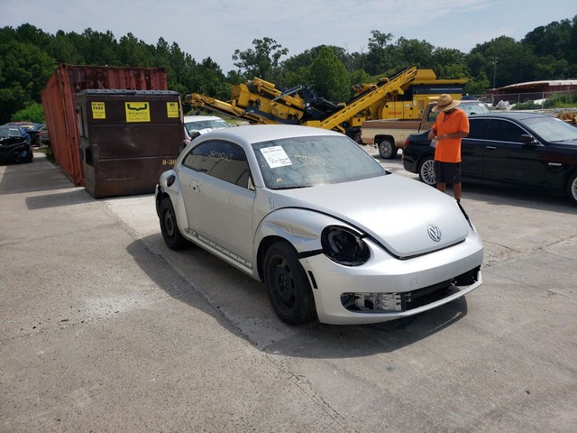 Volkswagen Beetle Coupe 2015