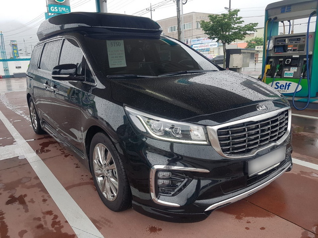 Kia Carnival Hi-Limousine 2019