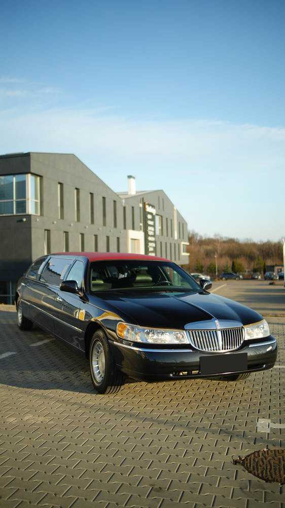 LINCOLN TOWN CAR 2000