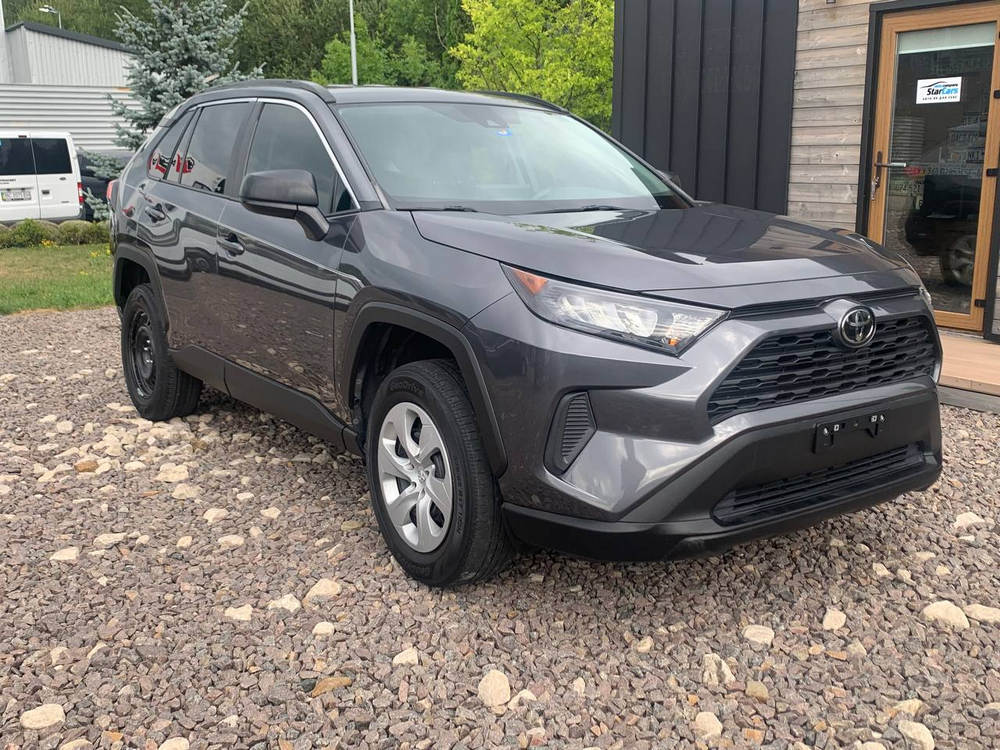 Toyota RAV4 LE 2019